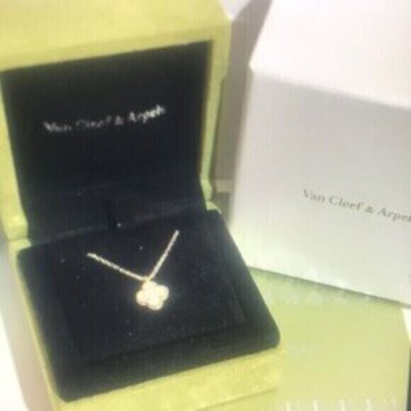 Authentic Van Cleef & Arpels 18K Yellow Gold Necklace - Picture 4 of 8
